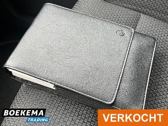 Volkswagen Touran 1.6 TDI Grijs kenteken Climate Cruise Trekh. PDC picture 28
