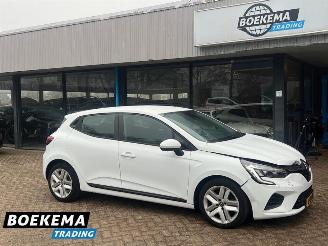 damaged passenger cars Renault Clio 1.0 TCe Zen 5-Drs Navi Cruise Airco PDC 2021/6