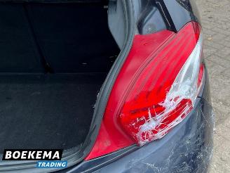 Peugeot 208 1.2 VTi Allure Led Navi Climate Cruise picture 9