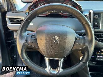 Peugeot 208 1.2 PureTech Style Navi Climate Cruise PDC picture 23