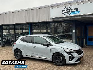 skadebil auto Renault Clio 1.6 E-Tech Full Hybrid 145 techno Virtual Navi Climate Camera 2023/12