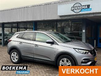 krockskadad bil auto Opel Grandland X 1.2 Turbo Online Edition Navi Climate Cruise PDC 2018/7