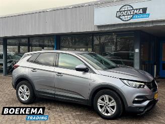 krockskadad bil auto Opel Grandland X 1.2 Turbo Online Edition Navi Climate Cruise PDC 2018/7
