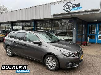 škoda osobní automobily Peugeot 308 SW 1.2 PureTech Premium Panorama Automaat Navigatie Trekhaak PDC 2018/9