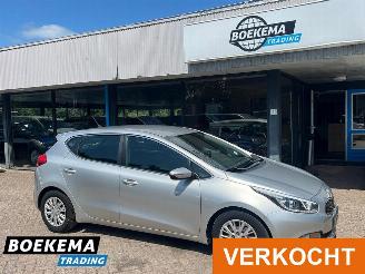 Schadeauto Kia Cee d cee'd 1.6 GDI 20th Anniversary Navi Cruise control Airco 2013/8