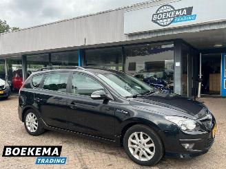 Unfallwagen Hyundai I-30 CW 1.6i 125PK i-Motion Cruise Clima Trekhaak 2011/6