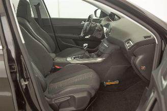 Peugeot 308 SW 1.2 Pano 96KW PureTech Blue Lease picture 27