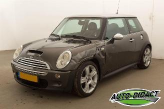 Auto incidentate Mini Cooper S 1.6 125 kw Leer  Airco 2006/4