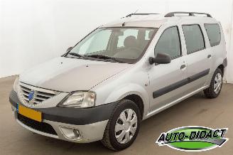 Dacia Logan 1.6-16V Lauréate 7p. picture 1