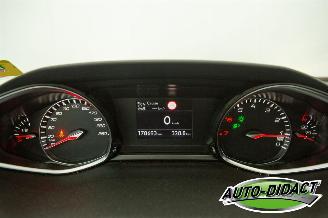 Peugeot 308 1.2 PureTech Clima Navi Pano Camera Blue Lease Executive picture 6