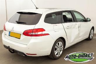 Peugeot 308 1.2 PureTech Clima Navi Pano Camera Blue Lease Executive picture 4