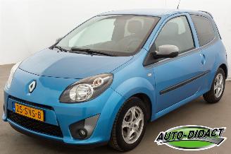 uszkodzony samochody osobowe Renault Twingo 1.2-16V 66.591 km Airco Collection 2011/10