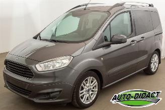 Schadeauto Ford Tourneo Courier 1.5 TDCi Clima 2017/5