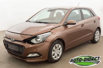 skadebil auto Hyundai I-20 1.4 Automaat 63.407 km Airco 2017/11