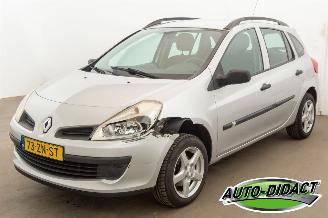 damaged passenger cars Renault Clio 1.2-16V Airco Expression 2008/4