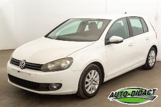 krockskadad bil auto Volkswagen Golf 1.6 TDI Clima 2012/5
