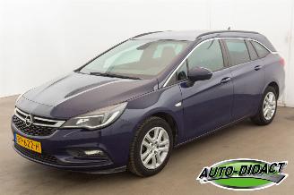 damaged passenger cars Opel Astra 1.4 Sports Tourer Navi Clima Business+ 2018/1