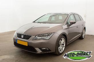 skadebil auto Seat Leon 1.6 TDI Clima Navi Camera Style Connect Ecomotive 2016/10