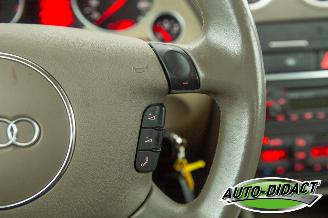 Audi A4 Cabriolet 2.4 V6 Automaat Clima picture 18