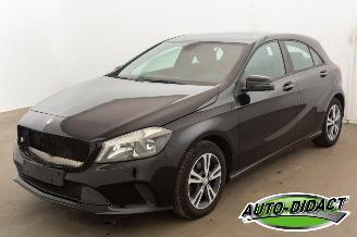 Damaged car Mercedes A-klasse A160 Airco Navi 2017/3