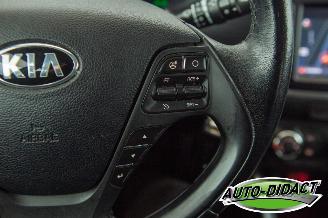 Kia Cee d 1.6 GDI 117.593 Clima Navi Camera ComfortPlusLine Navigator picture 17