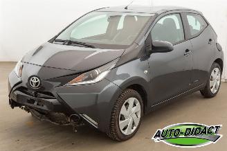 Vaurioauto  passenger cars Toyota Aygo 1.0 Airco Camera 2014/11