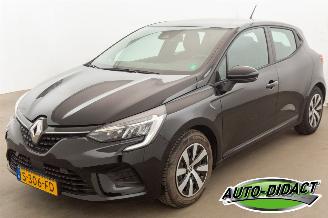 Schadeauto Renault Clio 1.6 E-Tech Hybrid 59.938 km Clima 145 Equilibre 2022/12