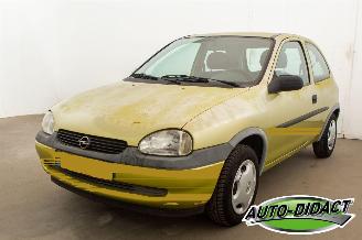 Auto incidentate Opel Corsa 1.2i-16V 74.367 km NAP 1999/9