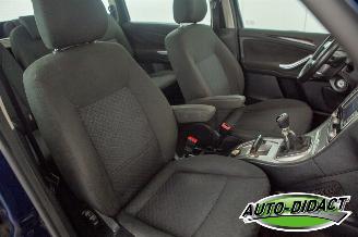 Ford Galaxy 2.0-16V 7p. Clima Ghia Limited picture 17