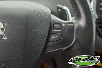 Peugeot 2008 1.2 PureTech Automaat Pano Clima Navi  Blue Lease Executive picture 16