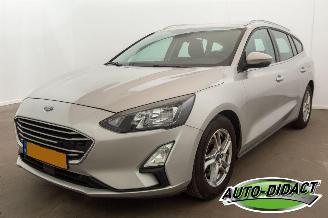 skadebil auto Ford Focus 1.0 EcoBoost Hybrid Clima Navi Camera Trend Edition Business 2021/11