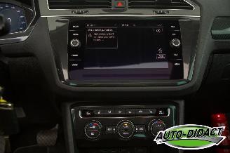 Volkswagen Tiguan 1.5 TSI Automaat Pano Camera Digi Dash Navi ACT Highline Business R picture 12