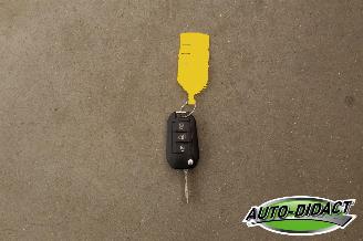 Peugeot 2008 1.2 PureTech 105.313 km Pano Airco Navi Blue Lion picture 30