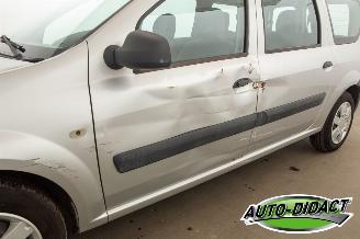 Dacia Logan 1.6 Lauréate picture 22