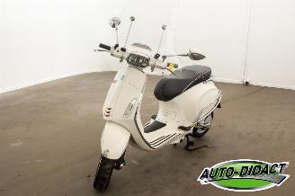 krockskadad bil bromfiets Vespa  Sprint 17.087 km 2014/5