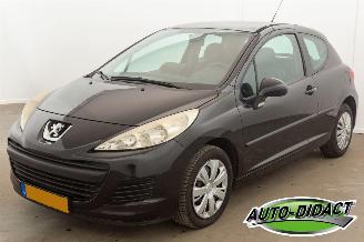 Unfallwagen Peugeot 207 1.4 VTi X-line Airco 2010/2