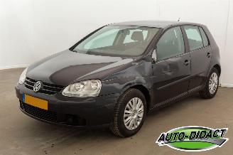 skadebil auto Volkswagen Golf 1.6 FSI  85KW Turijn Airco 2006/8