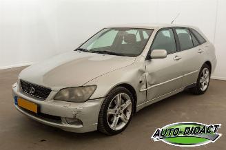 skadebil auto Lexus IS 300 Automaat SportCross Executive 2004/3