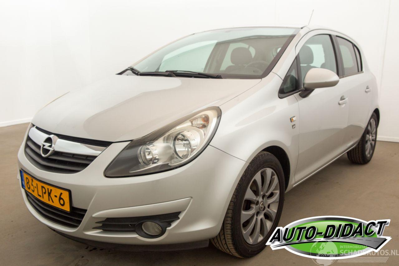Opel Corsa 1.2-16V 111 Edition Airco