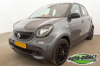 Vaurioauto  passenger cars Smart Forfour 1.0 Passion 2015/12