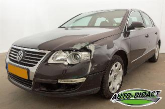 Auto incidentate Volkswagen Passat 2.0 FSI Automaat Clima Comfortline 2006/10