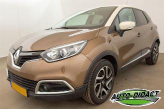 Damaged car Renault Captur 1.2 TCe Automaat Clima 96.702 km NAP Dynamique 2017/4