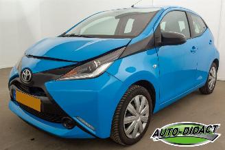 uszkodzony samochody osobowe Toyota Aygo 1.0 VVT-i x-pose 2018/1