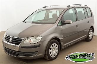 Damaged car Volkswagen Touran 1.6 Airco 7p. 2007/3