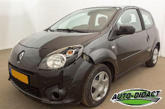 uszkodzony samochody osobowe Renault Twingo 1.5 dCi Dynamique Airco 2011/6