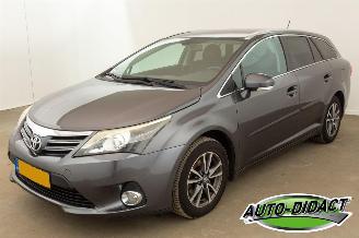 Vaurioauto  passenger cars Toyota Avensis 1.8 VVTi Clima Navi Business 2014/4