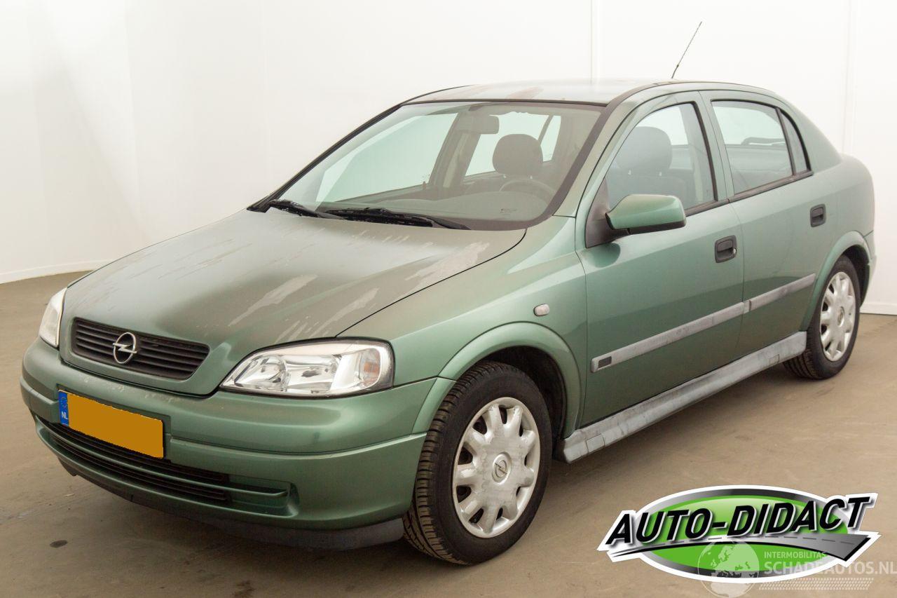 Opel Astra 1.6-16V Club