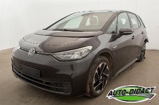 Vaurioauto  passenger cars Volkswagen ID.3 58kWh Pro 2023/2