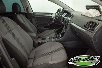 Volkswagen Golf 1.2 TSI Clima Connected Series picture 19