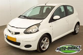 Coche accidentado Toyota Aygo 1.0-12V Airco 96.117 km NAP Comfort Navigator 2011/1